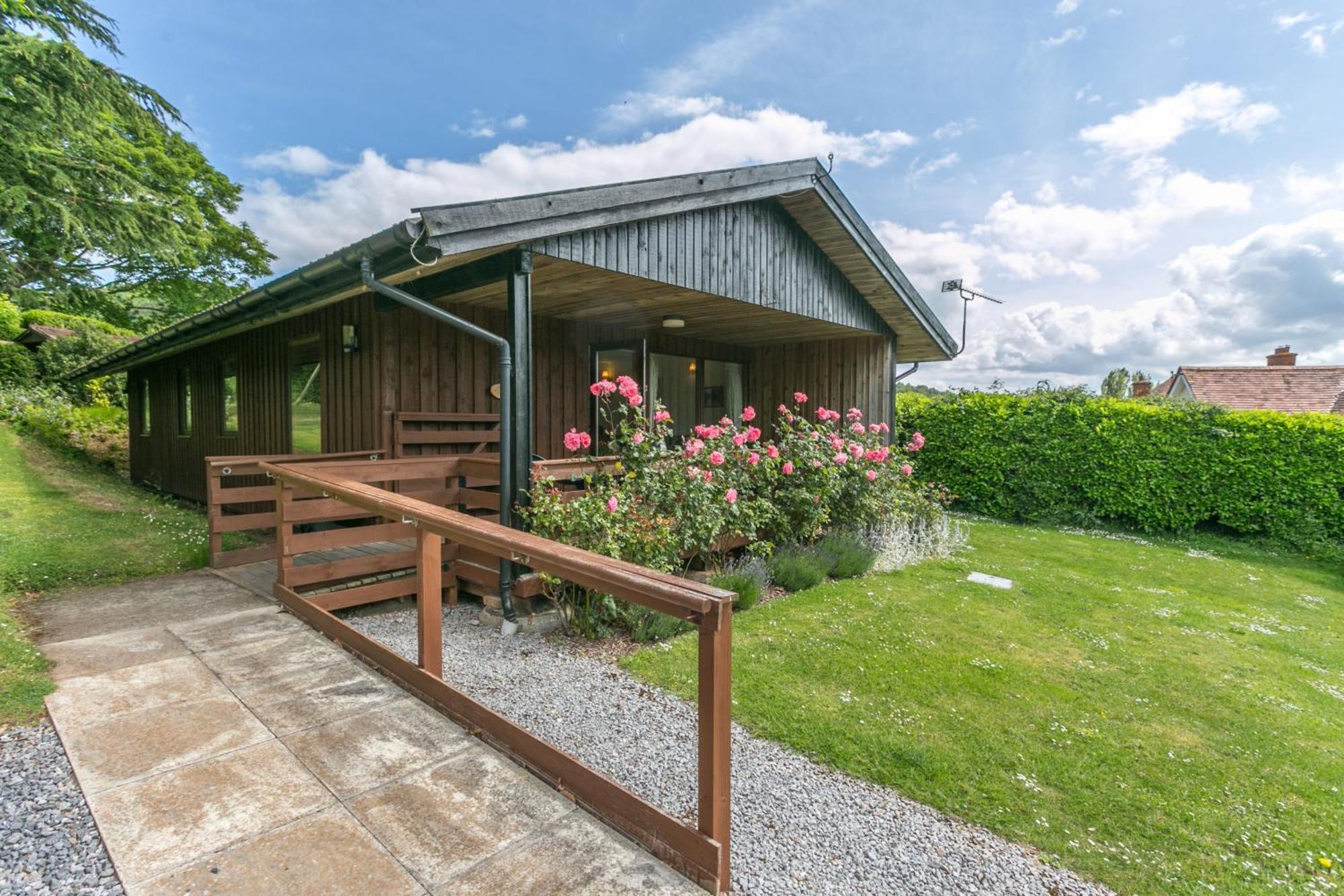 Laburnum Lodge Sleeps 6 Wheelchair Access Minehead Esterno foto